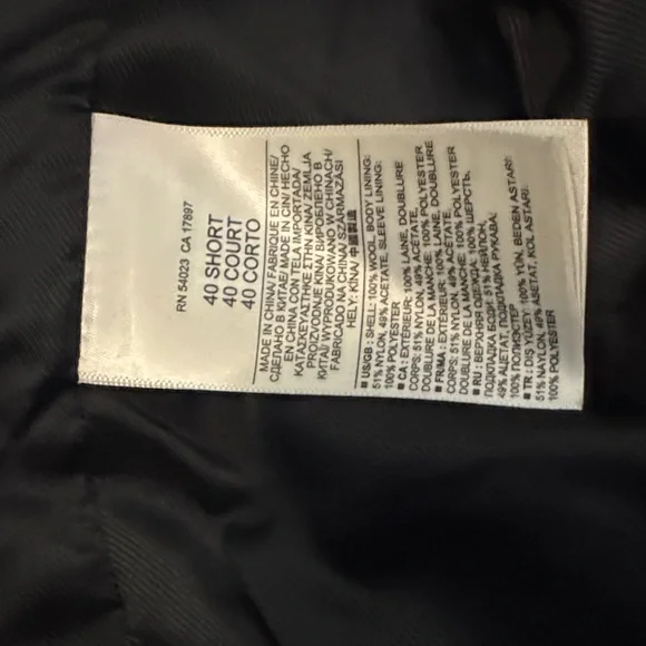 Banana Republic Elegant Black Blazer - Picture 4 of 7